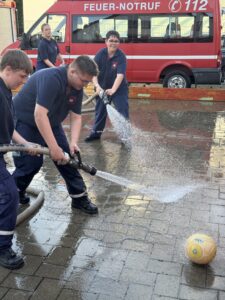 JF_Wasserfussball Jugendfeuerwehr beim Wasserfussball
